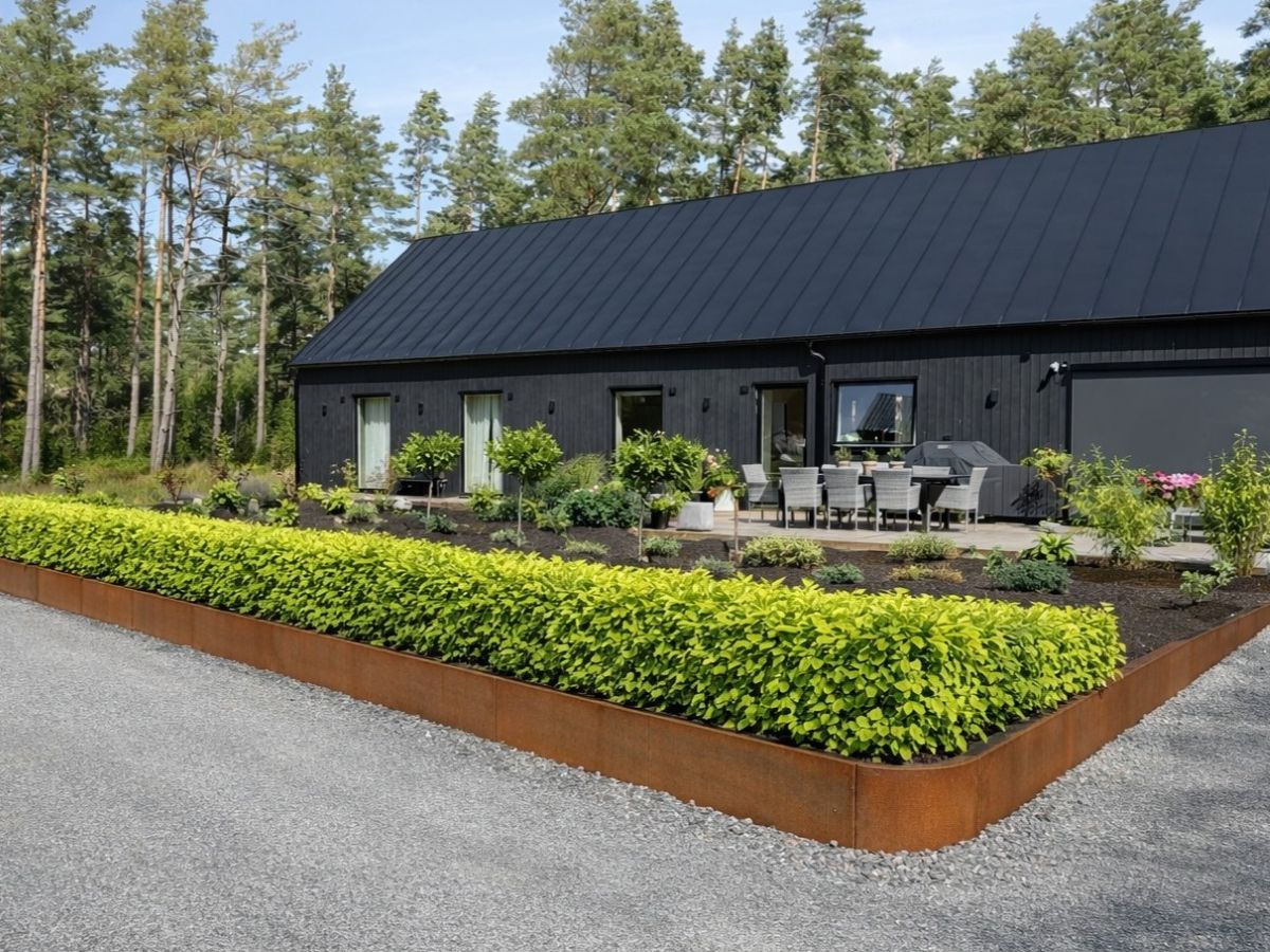 Stödkant och L-stöd i cortenstål